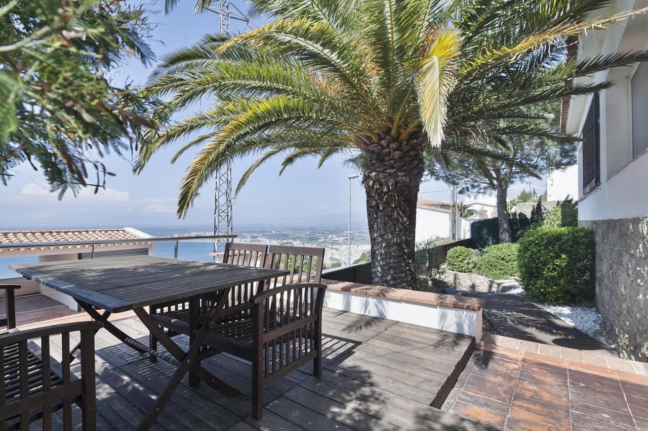 House Vista Bella Villa Roses Exterior photo
